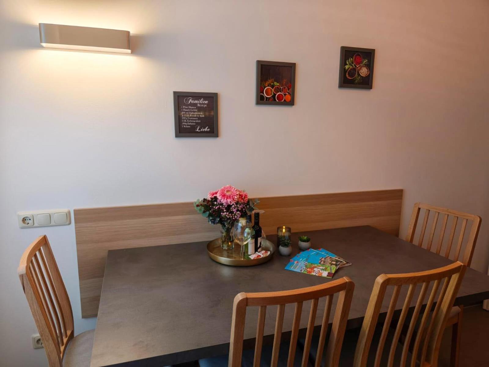 Apartment Falk Homes- Luxus Apartment, Ideal Fuer Geschaeftsreisende & Familien - Nahe Messe, Mit Balkon, Arbeitsplatz & Parkplatz Im Zentrum Nuernbergs, Self Check-in Nuremberg