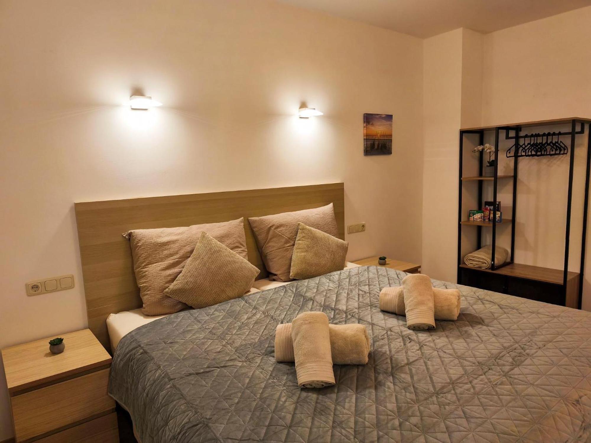 Apartment Falk Homes- Luxus Apartment, Ideal Fuer Geschaeftsreisende & Familien - Nahe Messe, Mit Balkon, Arbeitsplatz & Parkplatz Im Zentrum Nuernbergs, Self Check-in Nuremberg